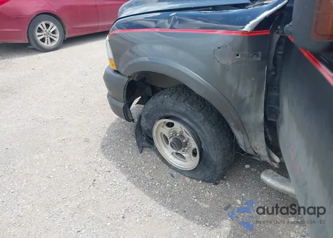 2004 Ford F-250 Lariat/Xl/Xlt z USA, uszkodzony, nr VIN 1FTNW21P04EC98909